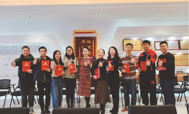 愛有溫度，心有未來--東達(dá)建材2022榮譽(yù)表彰圓滿成功